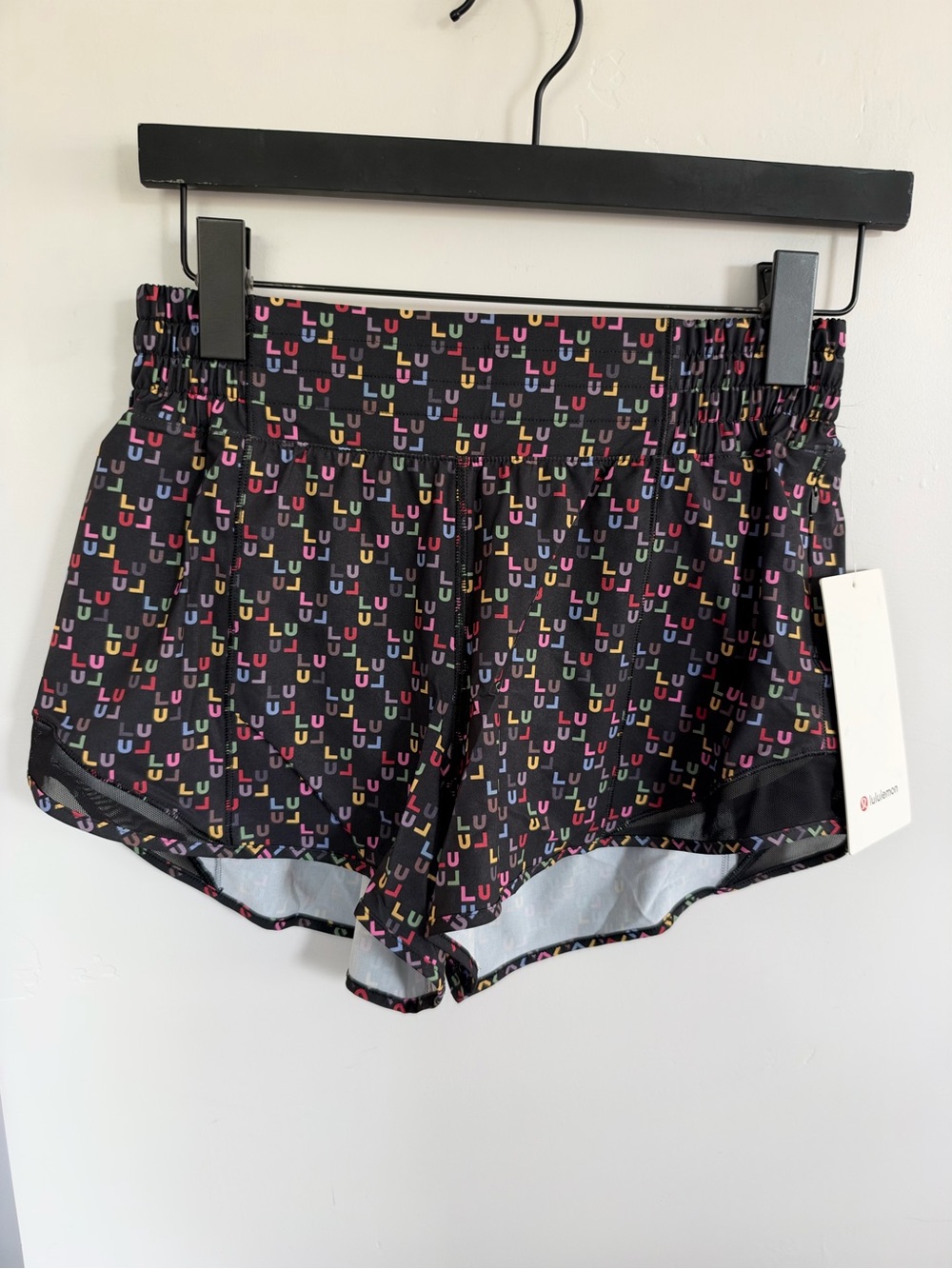 NWT Lululemon Hotty Hot High-Rise Lined Short 2.5" Size 6
